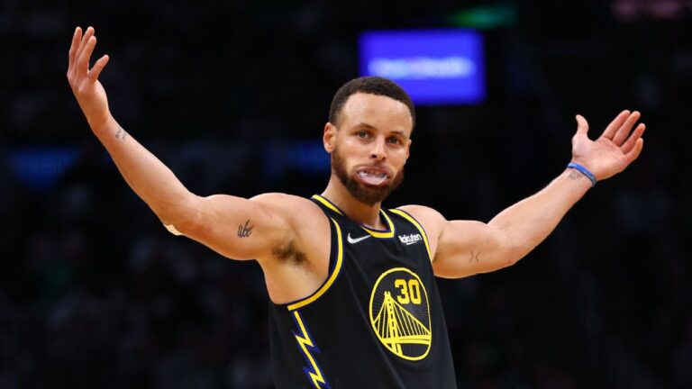 Stephen Curry Stats, Salary, Net worth, Age, Height, Girlfriend